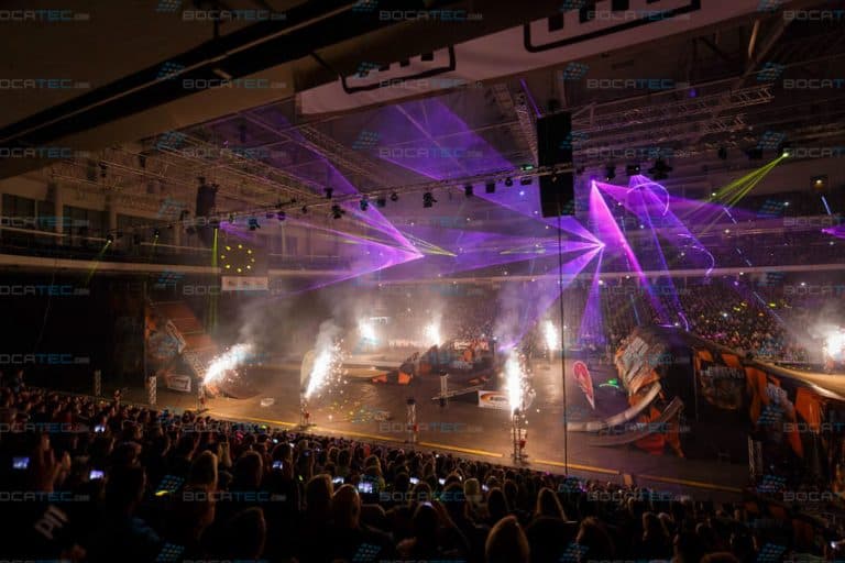Feuerwerk mit Lasershow