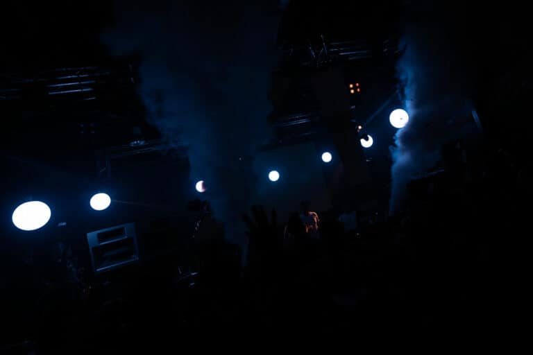 Kinetic-LED-Ball-mieten-(5)