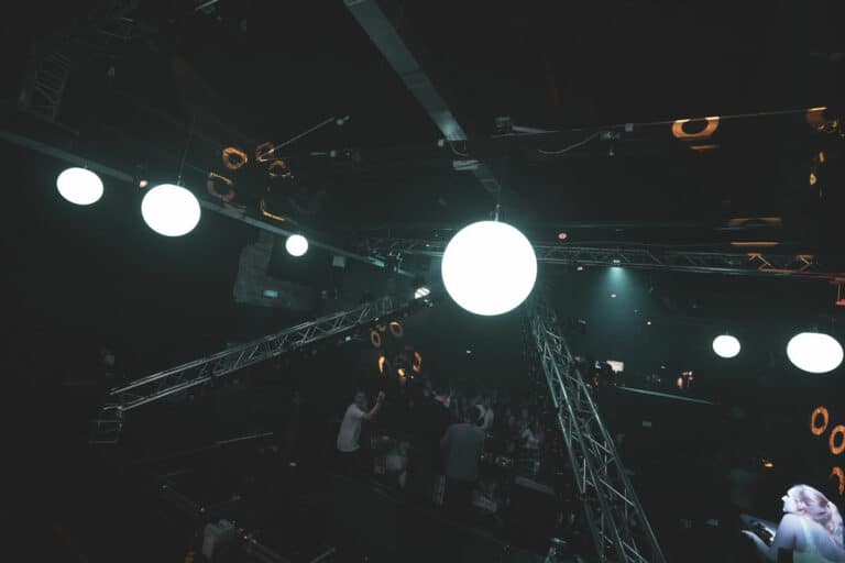 Kinetic-LED-Ball-mieten-(6)