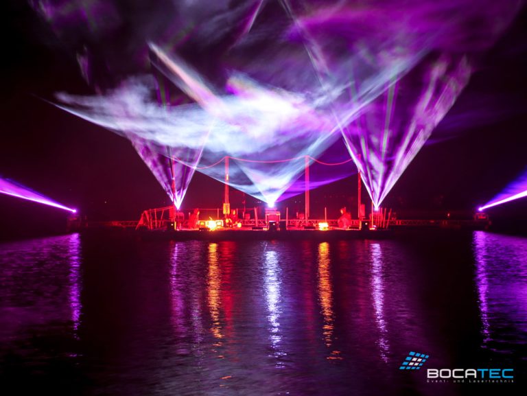live-act-_0011_Lichtshow auf dem Wasser